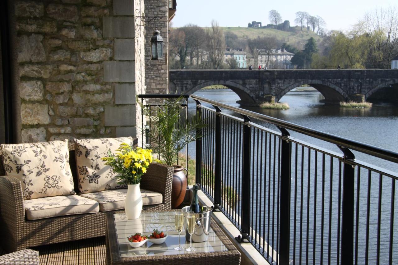 Luxury Riverside Apartment In Kendal Eksteriør billede